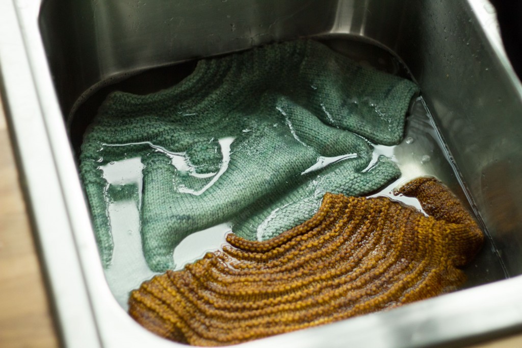 Hand Washing Wool with Anna Wallack of Misha & Puff Magnesium Blue