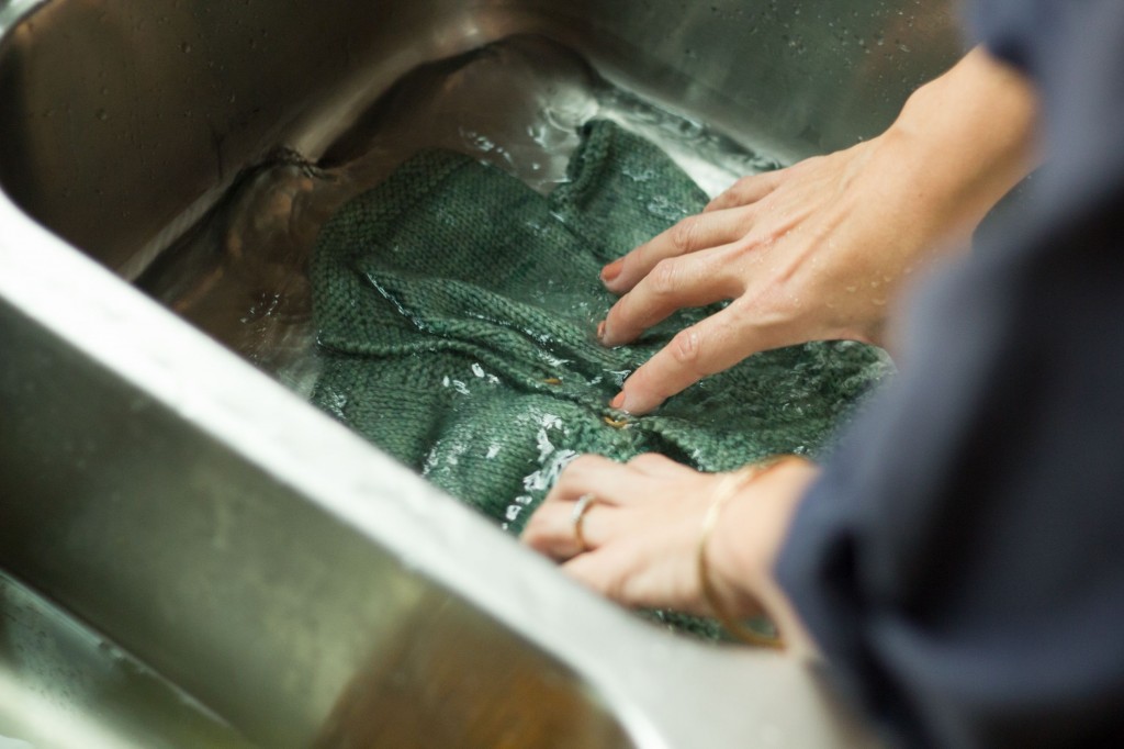Hand Washing Wool with Anna Wallack of Misha & Puff Magnesium Blue